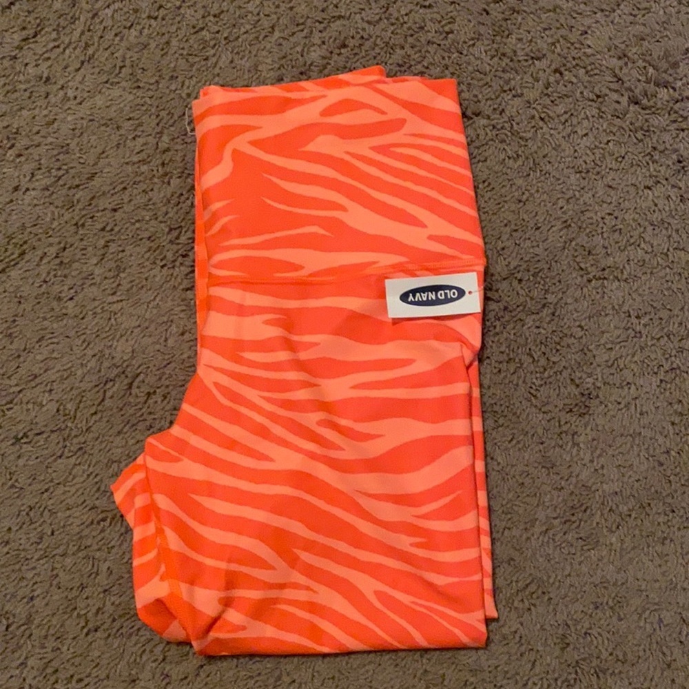 NEW Old Navy Powersoft Cropped Leggings